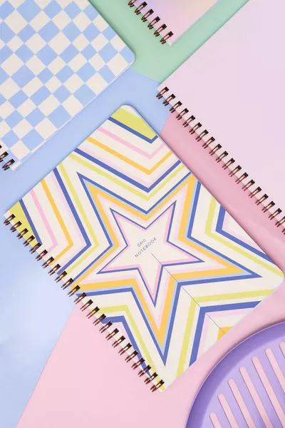 دفتر مدرسي مربعات بغلاف كرتوني حلزوني ،  ورقة، مجموعة من 4 دفاتر - منظّم للدروس - ملون