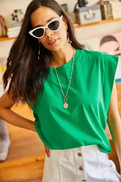 تي شيرت أساسي محاك بياقة دائرية، لون أخضر، قطن %، بمظهر مبطن