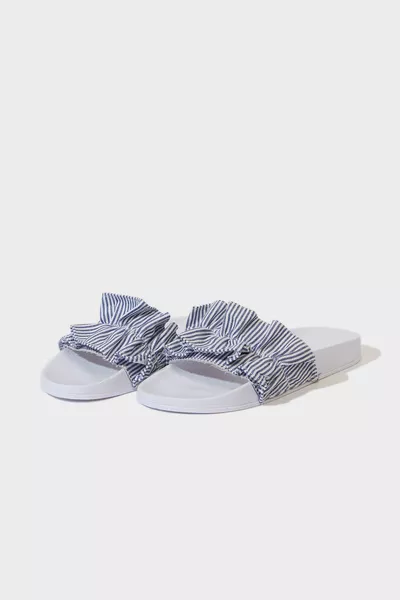 شبشب نسائي من الجلد الصناعي مسطح