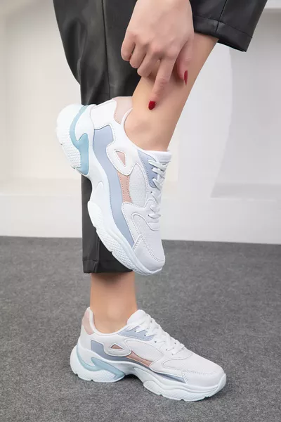 حذاء رياضي نسائي بألوان أبيض-بودرة-أزرق 