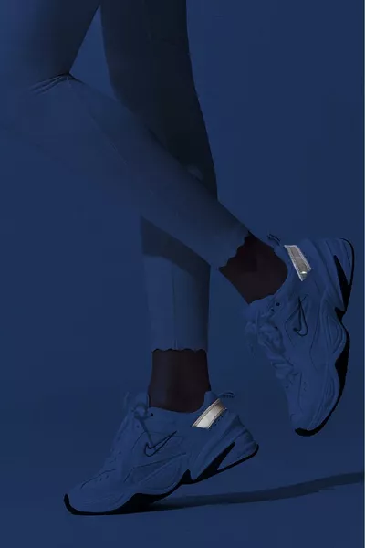 حذاء رياضي عاكس من الجلد الطبيعي للجنسين k Tekno باللون الأبيض