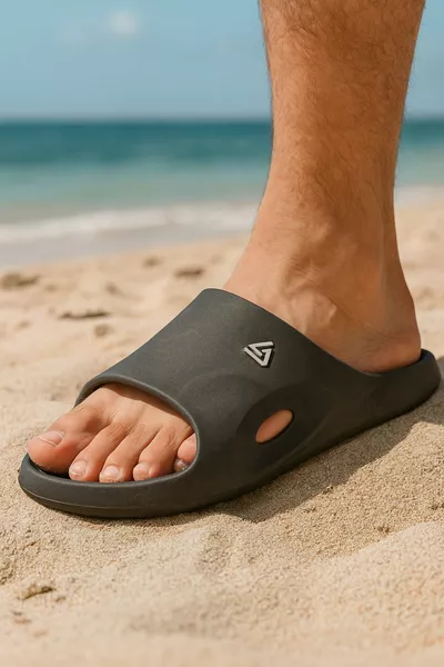 شبشب رجالي للشاطئ والحمام والشرفة والحديقة بنعل مضاد للانزلاق