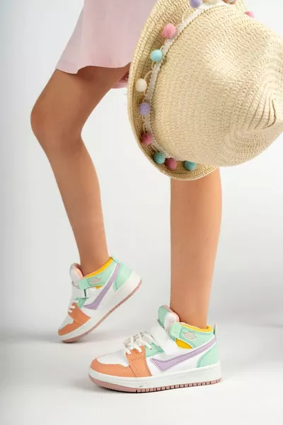 حذاء رياضي أطفال للبنات طويل الكاحل أبيض وأخضر