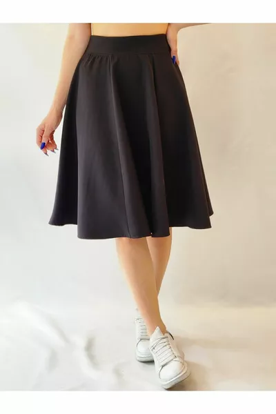 تنورة جرس أسود