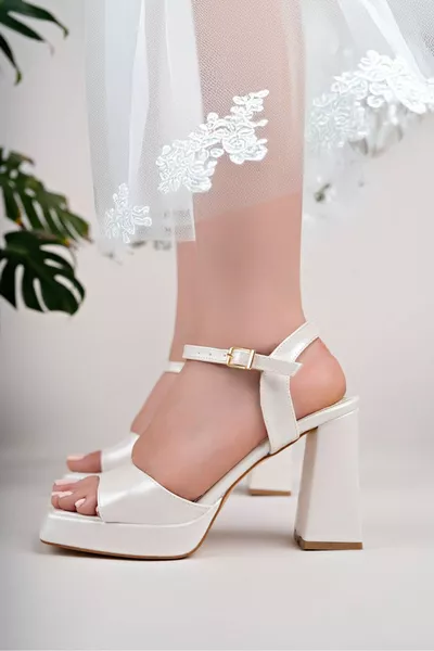 حذاء عروس نسائي بكعب عالٍ سميك ومنصة مربعة