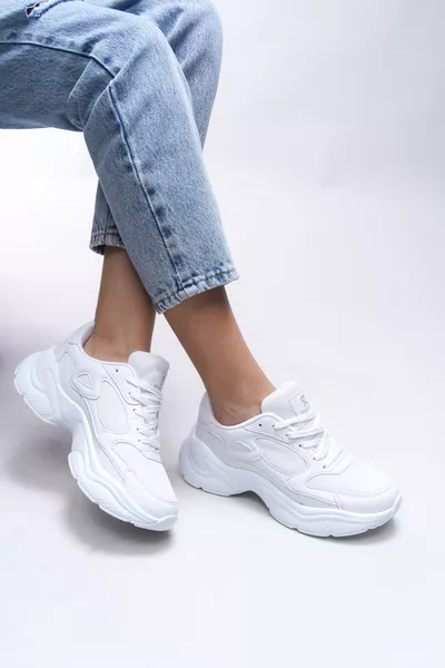 حذاء نسائي رياضي  أبيض