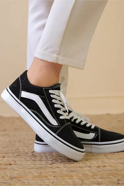 Täglicher Unisex-Klassiker in Schwarz