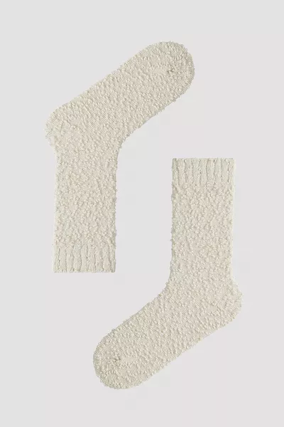 جوارب كاحل بيج بنقاط صغيرة