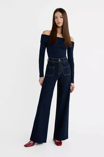 Дънки с прав силует и джобове