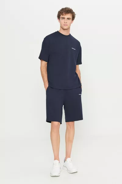 Tuta da uomo in cotone blu navy Comfort Fit, vestibilità comoda, con stampa, coulisse in vita e tasche laterali
