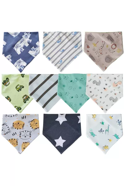 مريلة مثلثة من القطن مصاصة وطعام  قطع