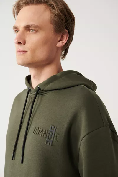 سويت شيرت رجالي ذي قلنسوة بلون زيتي بثلاث خيوط مبطن 