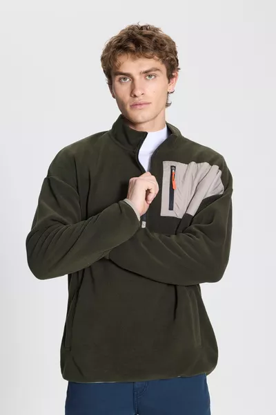 Felpa da uomo oversize verde kaki, taglio ampio, collo alto batwing, con tasche e zip, in pile impermeabile al freddo