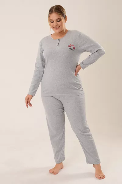 Kadın Düğmeli Nakış Detaylı Gri Büyük Beden Pijama Takımı 