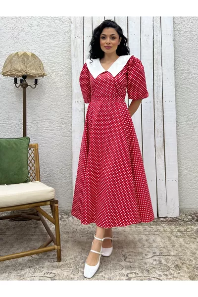 Vestito a palloncino con collo e maniche a sbuffo rosso a pois