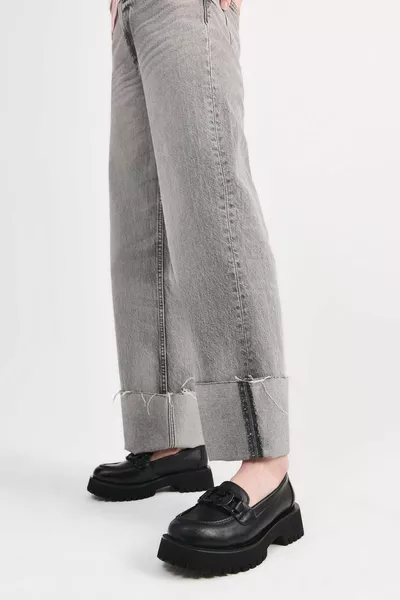 حذاء لوفر نسائي يومي أسود بمشبك