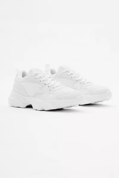 حذاء رياضي أبيض للجنسين زايب