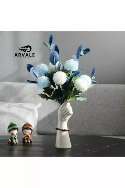 تمثال فازة نسائية على شكل يد من السيراميك بطول  سم