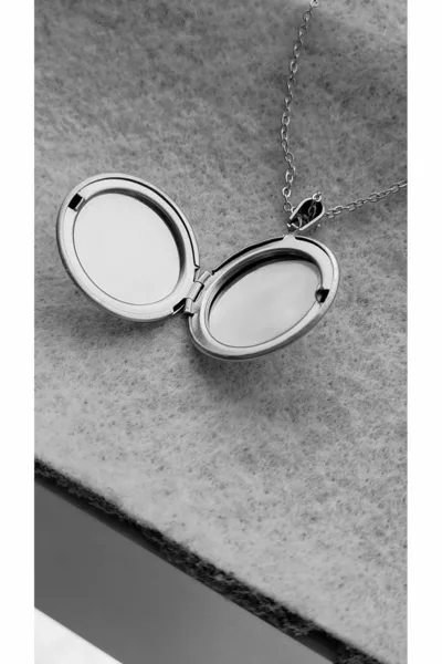 قلادة من الفولاذ مع صورة، قلادة بغطاء يفتح للكتابة، الاسم يُكتب، لا يصدأ