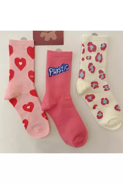 3 أزواج من الجوارب النسائية الملونة برسائل حب / بجانب القلب بنمط الكلية