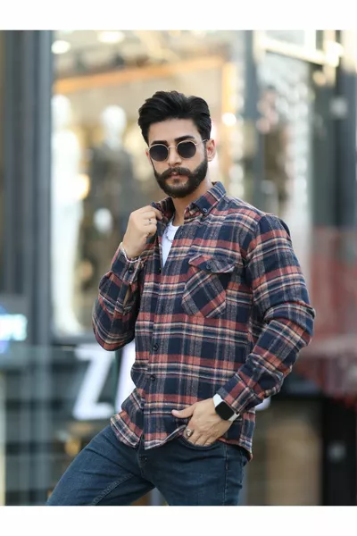 قميص حائك رجالي بأزرار مزدوجة وجيوب مخططة باللون الأزرق الداكن