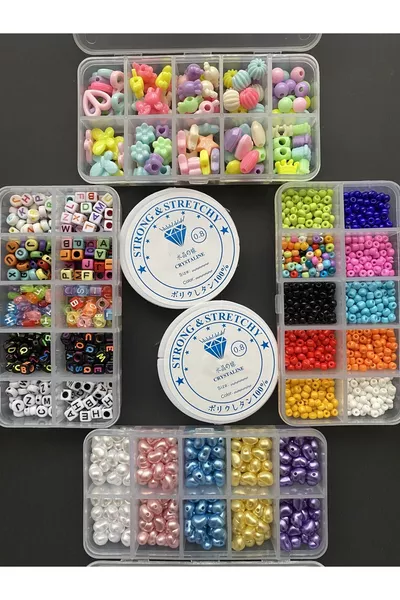 Set per Creare Gioielli Hobbistici con 4 Scatole: Collane, Braccialetti, Cavigliere e Charms per Telefono