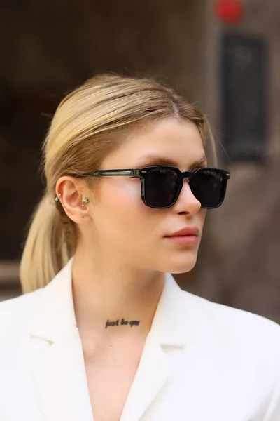 نظارة شمسية سوداء مربعة للجنسين