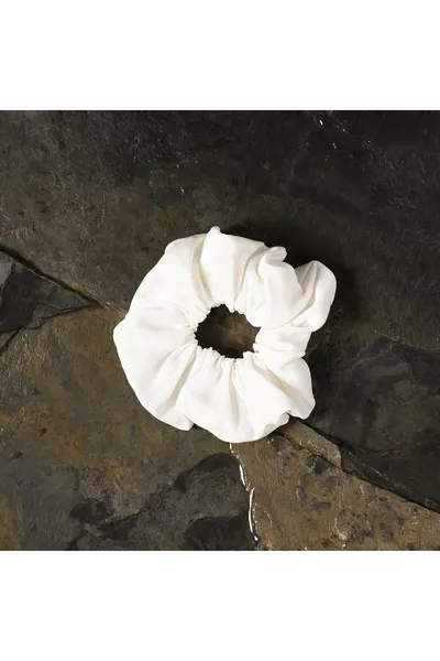 رباط شعر ساتان فردي للنساء