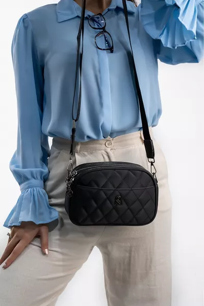 حقيبة يد وكتف نسائية سوداء من الساتان مزخرفة ومبطنة، ذات 4 أقسام وحمالات قابلة للتعديل