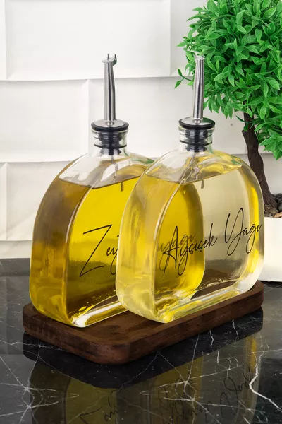 Set di 2 Contenitori Olio in Vetro Ovali con Supporto in Legno, Tappo Argento, Etichettati per Olio di Girasole e Olio d'Oliva, Acetiera e Salsiera