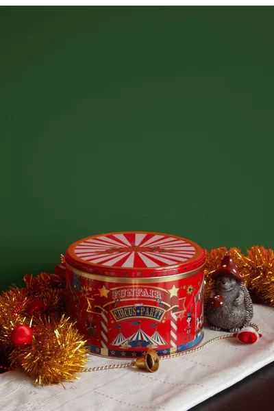 Цирк Сери - Кръгла метална кутия - Червена