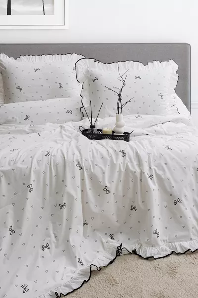 Double Duvet Cover Set % Cotton Printed with Decorative Overlock Frills