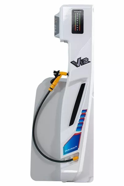 غرفة أطفال - سرير بعجلات مرسيدس، خزانة بثلاث أبواب رياضية، مكتب، كومود، مكتبة - أبيض