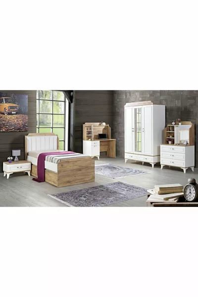 Комната Азры Генч