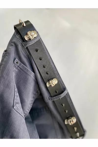 Ceinture cloutée en métal de 4 cm à tête de mort