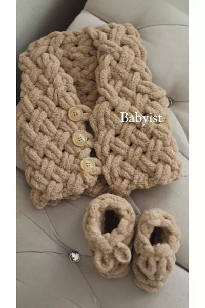 Ensemble de gilet et chaussons pour bébé en tricot Puffy