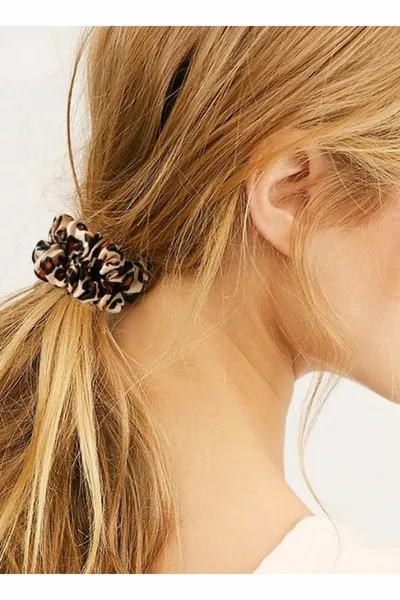 Женский набор из 2 резинок с леопардовым принтом и сборкой