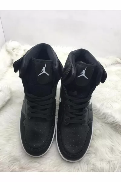 Crocus Black Skin Rollkragenpullover Sneakers (LMBRLNT)