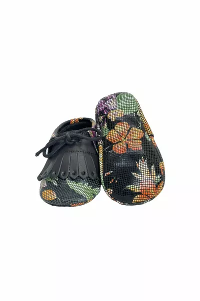 جلد طبيعي أسود ، جوارب أطفال مزينة بشراشيب