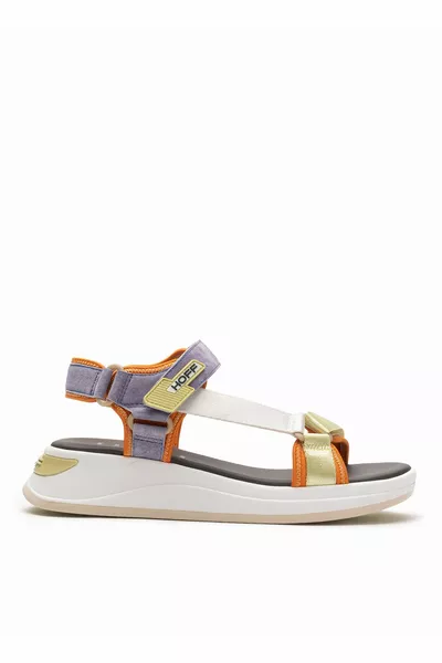 صنادل نسائية متعددة الألوان 