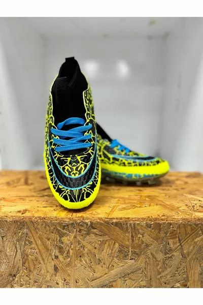 LION  YELLOW-BLACK CLEAT SHOES