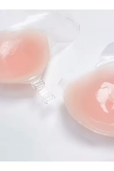 YAPIŞKANLI SİLİKON SÜTYEN ASANSÖR GÖGÜS DİKLEŞTİRİCİ DOLGUN GÖRÜNÜM