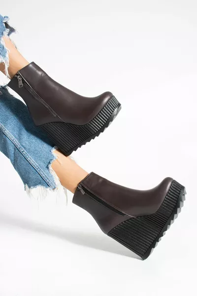 حذاء نسائي بكعب مبطن مفصل بسحاب (.5 سم)