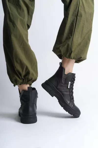 المرأة السوداء Y نمط عارضة العظام أحذية أنيقة 