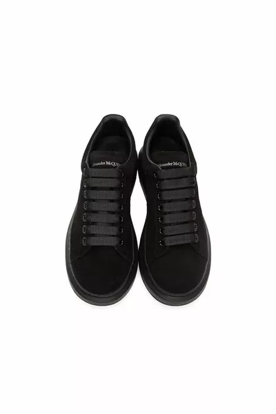 OVERSIZED LOW-TOP SNEAKERS IN BLACK SUEDE