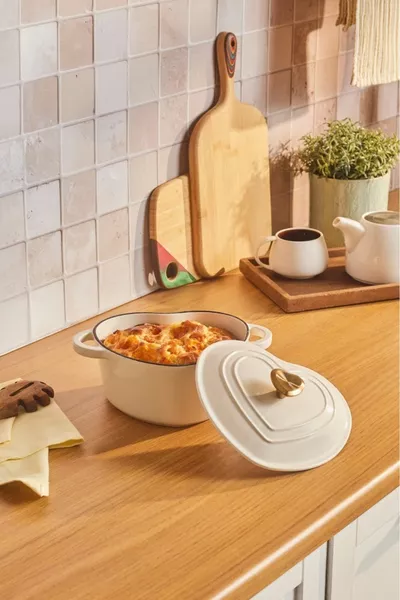 Love Demir Döküm Enameled Pot White 1.9 L