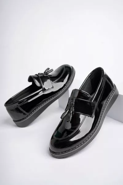 Zwarte lakleer serveerster kinderschoenen