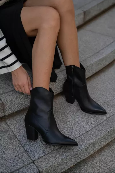 حذاء لاريسا جلد أسود