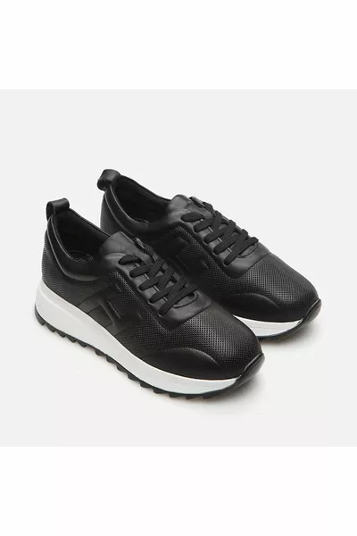 أحذية نسائية سوداء