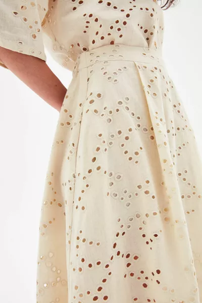 Jupe en lin brodé avec poches